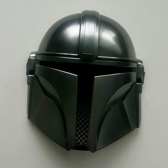 Disney Star Wars Mandalorian Boy’s Halloween Cosplay Costume.  Size 8-10T. - Picture 10 of 13